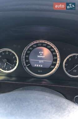 Седан Mercedes-Benz E-Class 2010 в 