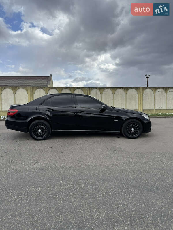 Седан Mercedes-Benz E-Class 2009 в 
