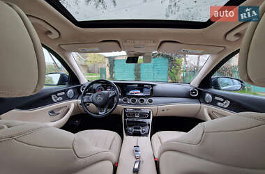 Седан Mercedes-Benz E-Class 2016 в 