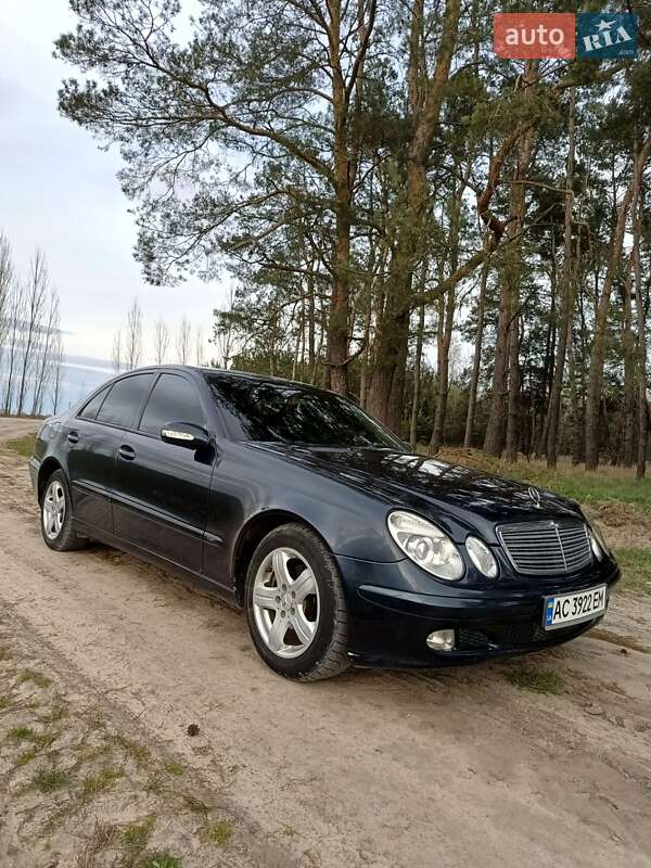 Седан Mercedes-Benz E-Class 2002 в Владимире