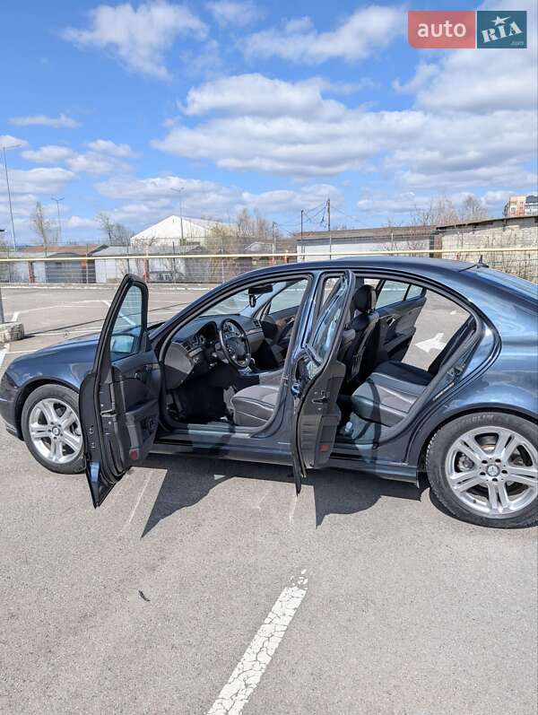 Седан Mercedes-Benz E-Class 2006 в Івано-Франківську