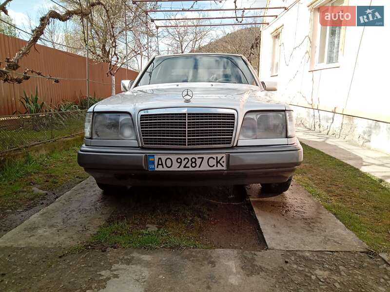 Mercedes-Benz E-Class 1994