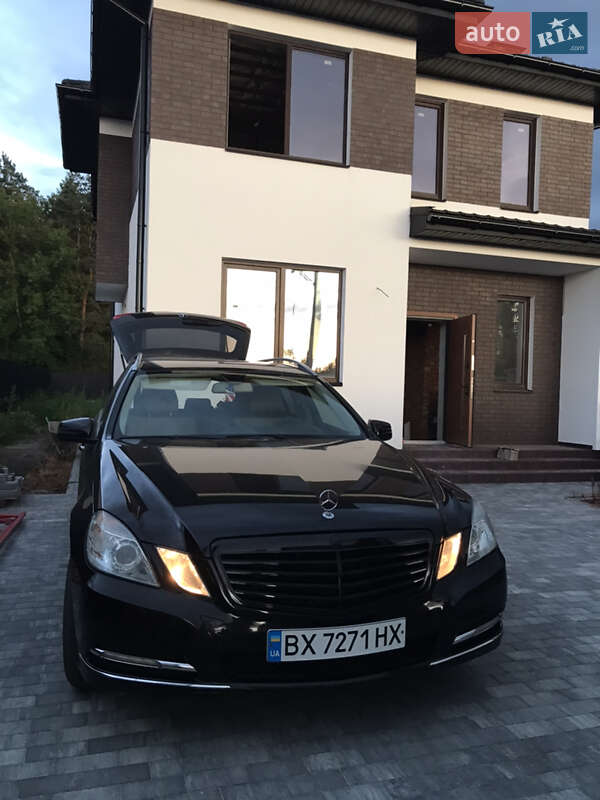 Універсал Mercedes-Benz E-Class 2011 в Старокостянтинові