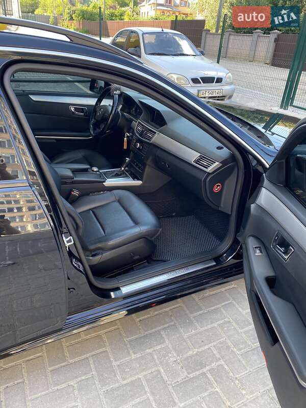 Універсал Mercedes-Benz E-Class 2011 в Івано-Франківську