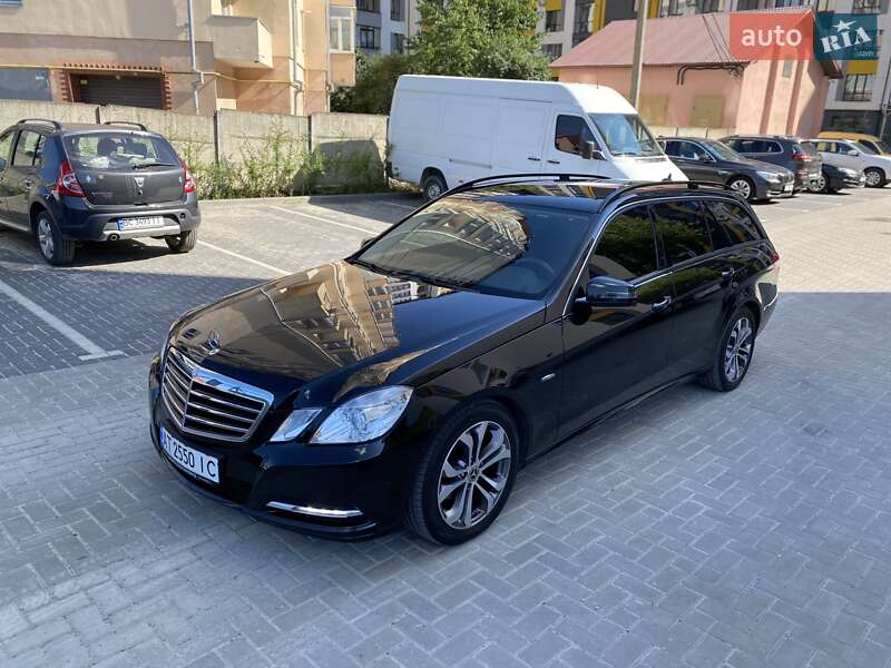 Універсал Mercedes-Benz E-Class 2011 в Івано-Франківську