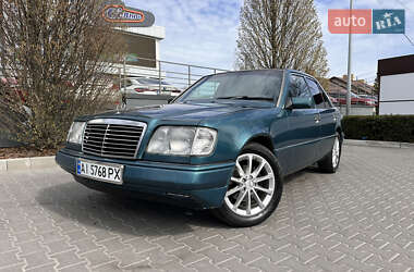 Седан Mercedes-Benz E-Class 1995 в 