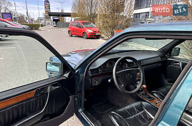 Седан Mercedes-Benz E-Class 1995 в 