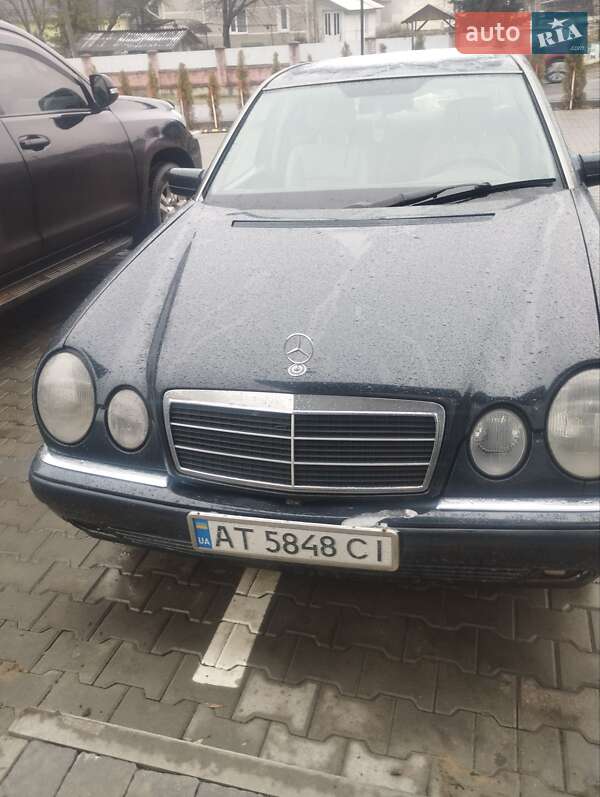 Седан Mercedes-Benz E-Class 1995 в 
