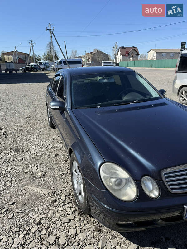 Седан Mercedes-Benz E-Class 2003 в Камне-Каширском