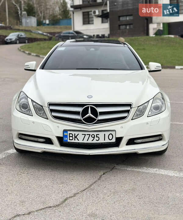 Mercedes-Benz E-Class 2011