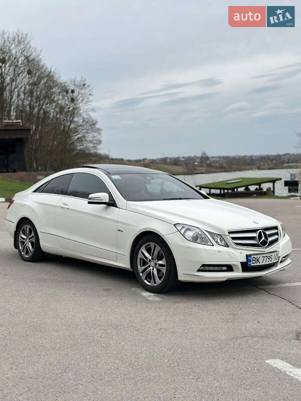 Купе Mercedes-Benz E-Class 2011 в Ровно фото 11 Купе Mercedes-Benz E-Class 2011 в Ровно