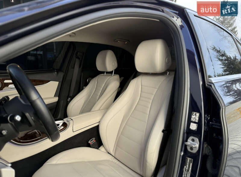 Седан Mercedes-Benz E-Class 2018 в Львове