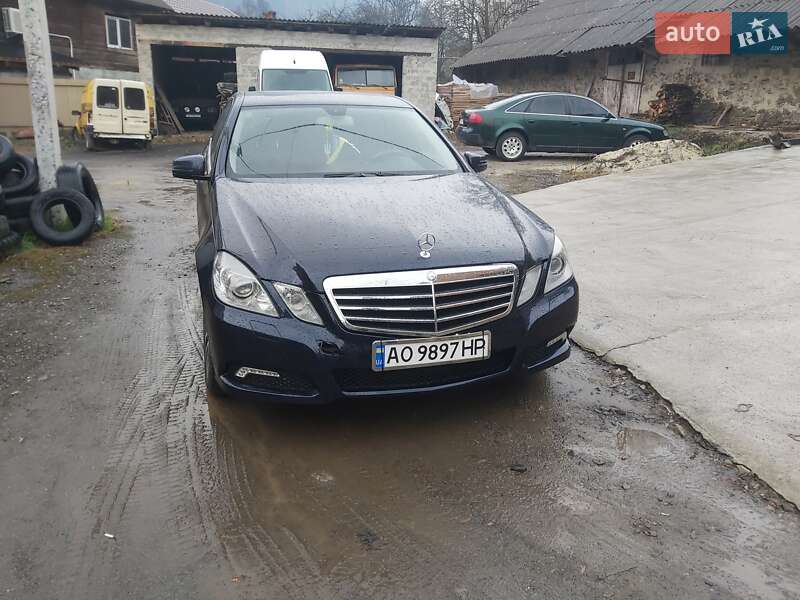 Седан Mercedes-Benz E-Class 2009 в 