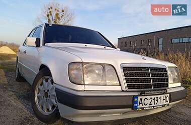 Седан Mercedes-Benz E-Class 1994 в Луцке