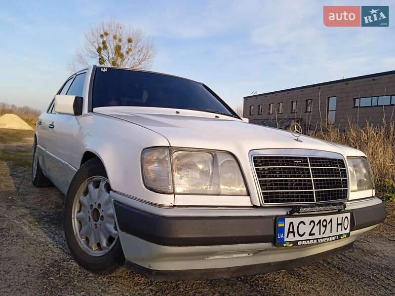 Седан Mercedes-Benz E-Class 1994 в Луцке