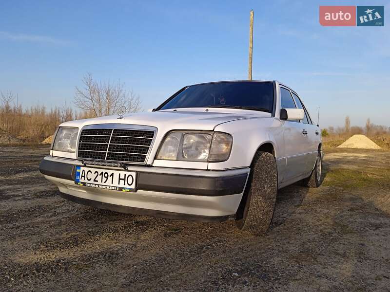 Седан Mercedes-Benz E-Class 1994 в Луцке