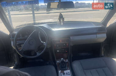 Седан Mercedes-Benz E-Class 1993 в 