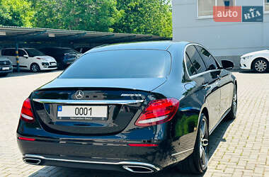 Седан Mercedes-Benz E-Class 2017 в 