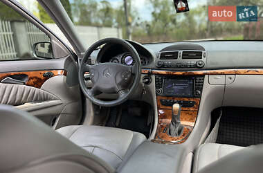 Седан Mercedes-Benz E-Class 2002 в 