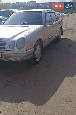 Седан Mercedes-Benz E-Class 1998 в Житомире