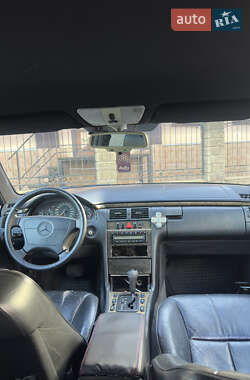 Седан Mercedes-Benz E-Class 1996 в 