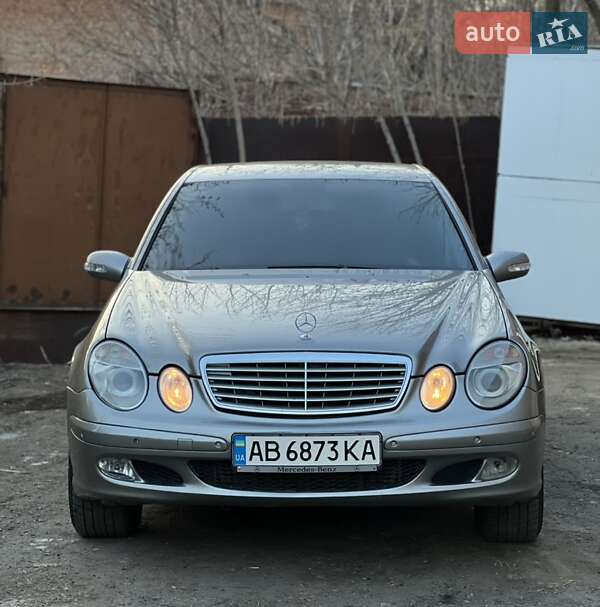 Седан Mercedes-Benz E-Class 2003 в 