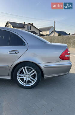 Седан Mercedes-Benz E-Class 2005 в 