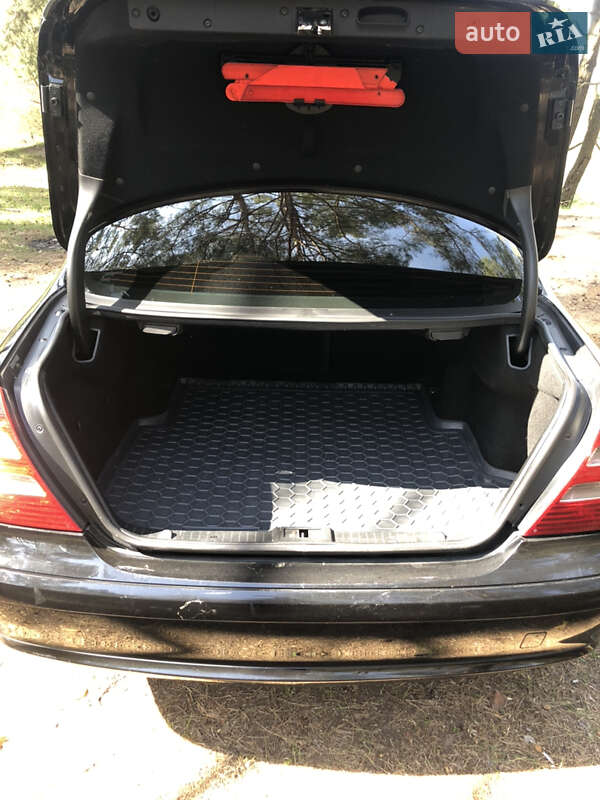 Седан Mercedes-Benz E-Class 2006 в Ніжині
