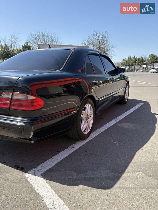 Седан Mercedes-Benz E-Class 1999 в Одессе