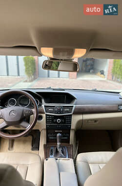 Седан Mercedes-Benz E-Class 2010 в 