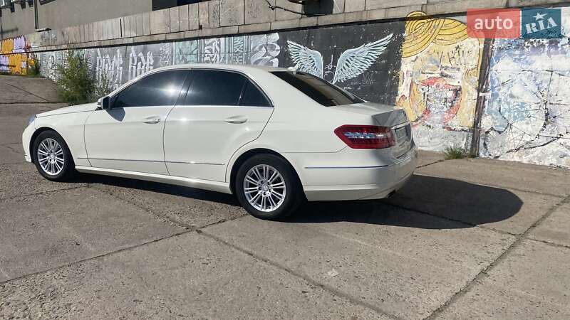 Седан Mercedes-Benz E-Class 2010 в Запоріжжі фото 2 Седан Mercedes-Benz E-Class 2010 в Запоріжжі
