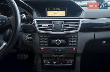 Седан Mercedes-Benz E-Class 2010 в 
