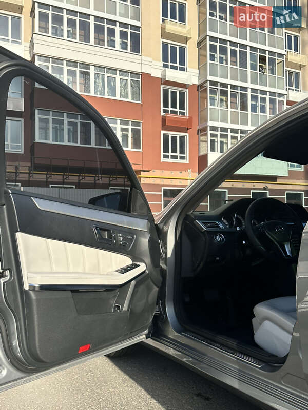 Седан Mercedes-Benz E-Class 2013 в Умані