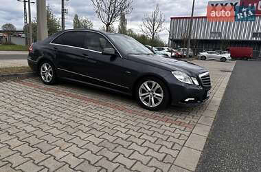 Седан Mercedes-Benz E-Class 2010 в 