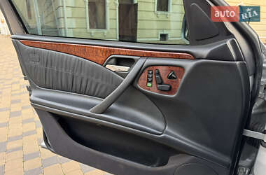 Седан Mercedes-Benz E-Class 2001 в 