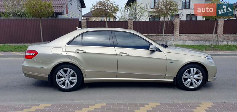 Седан Mercedes-Benz E-Class 2011 в Києві