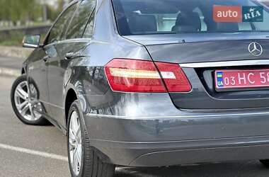 Седан Mercedes-Benz E-Class 2010 в 