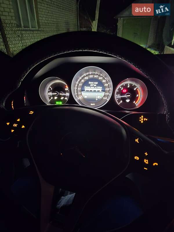Седан Mercedes-Benz E-Class 2013 в Умані