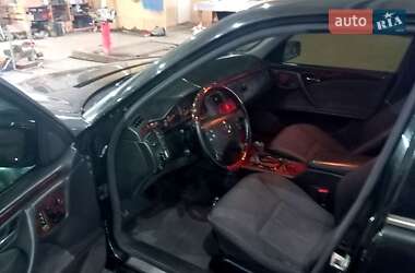 Седан Mercedes-Benz E-Class 2000 в 