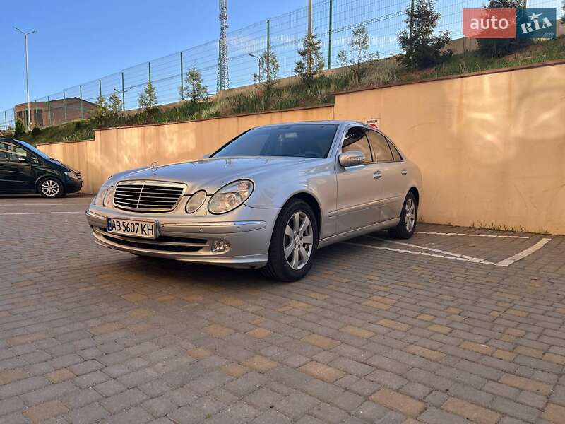 Седан Mercedes-Benz E-Class 2005 в 