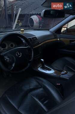 Седан Mercedes-Benz E-Class 2005 в 