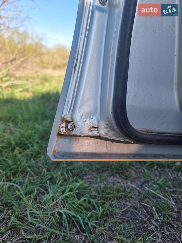 Седан Mercedes-Benz E-Class 1995 в Коростишеві