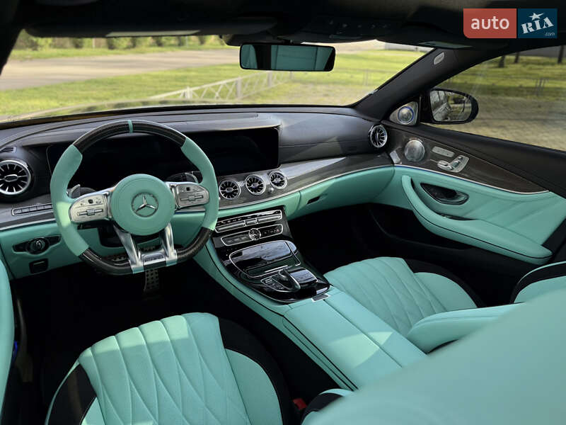 Седан Mercedes-Benz E-Class 2016 в 