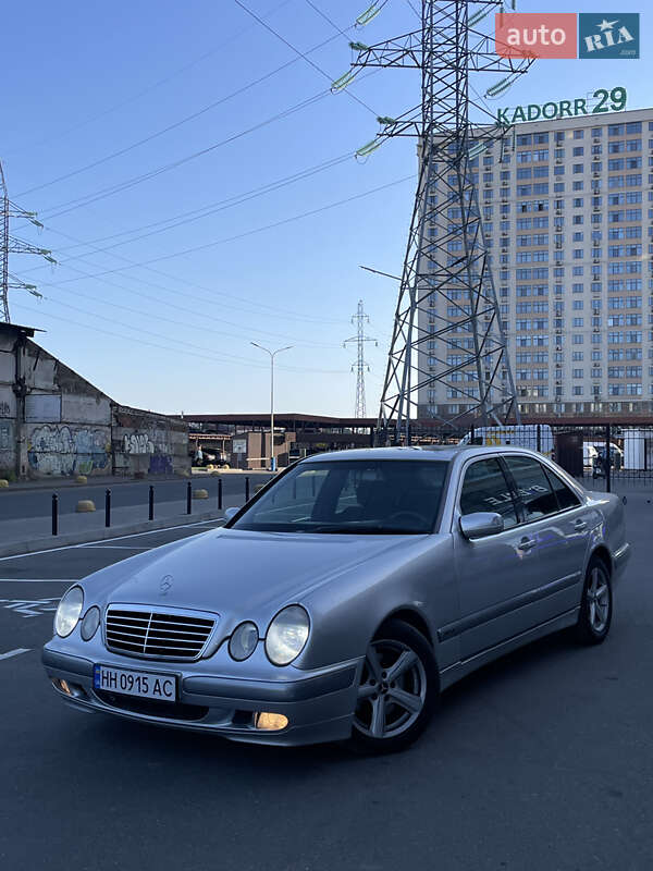 Седан Mercedes-Benz E-Class 1999 в 