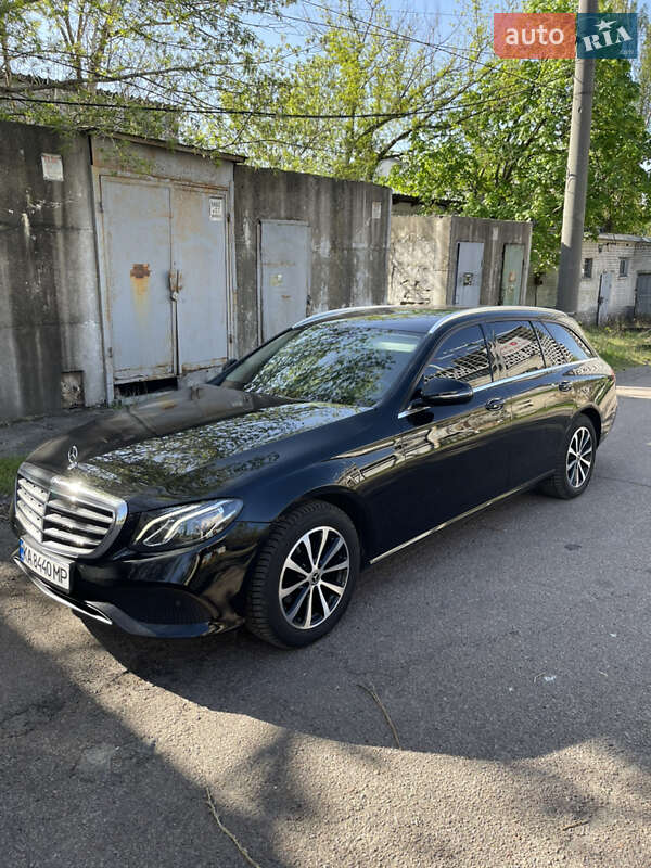 Универсал Mercedes-Benz E-Class 2016 в Киеве