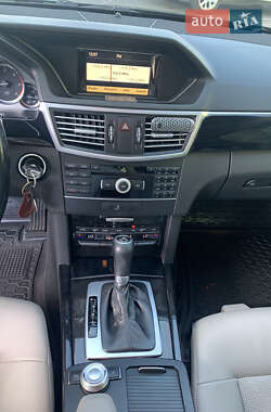 Седан Mercedes-Benz E-Class 2010 в 