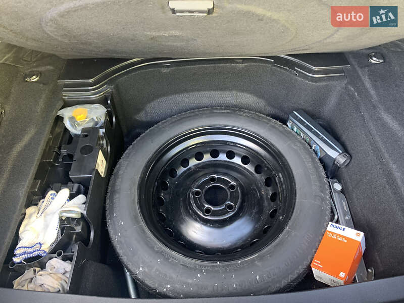 Седан Mercedes-Benz E-Class 2010 в Ивано-Франковске фото 30 Седан Mercedes-Benz E-Class 2010 в Ивано-Франковске