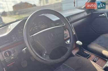 Седан Mercedes-Benz E-Class 1995 в 