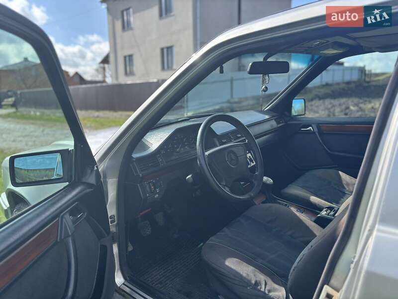 Седан Mercedes-Benz E-Class 1995 в Рогатині