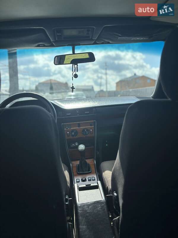 Седан Mercedes-Benz E-Class 1995 в Рогатині